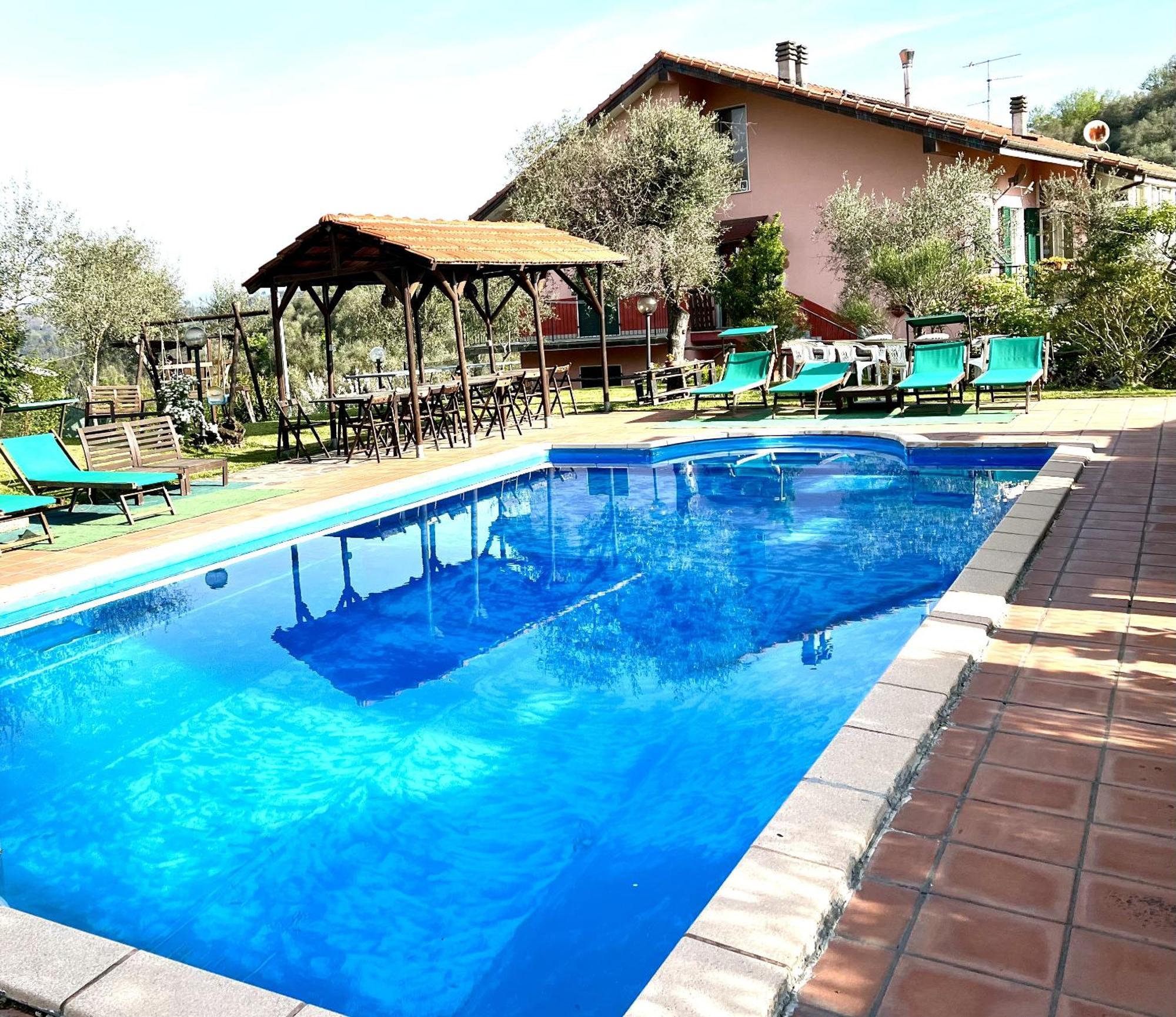 Hotel La Casa Rosa Borghetto di Vara Exterior foto